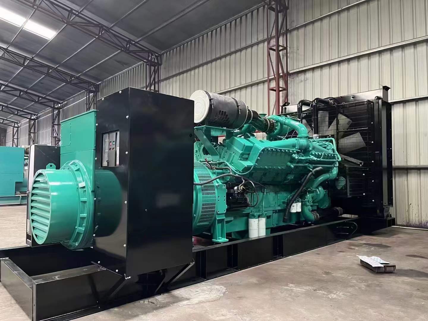旅顺口如何降低 800kW 柴油发电机输出电流的波动？